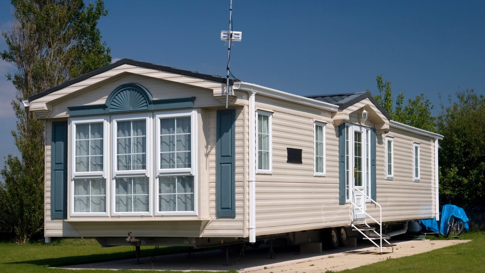 Stylish Double Wide Mobile Home Front Porch Ideas to Enhance Your Curb Appeal